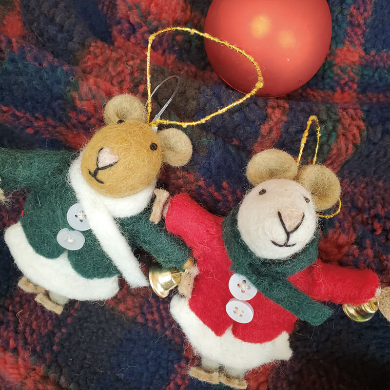 ネズミのクリスマスオーナメント